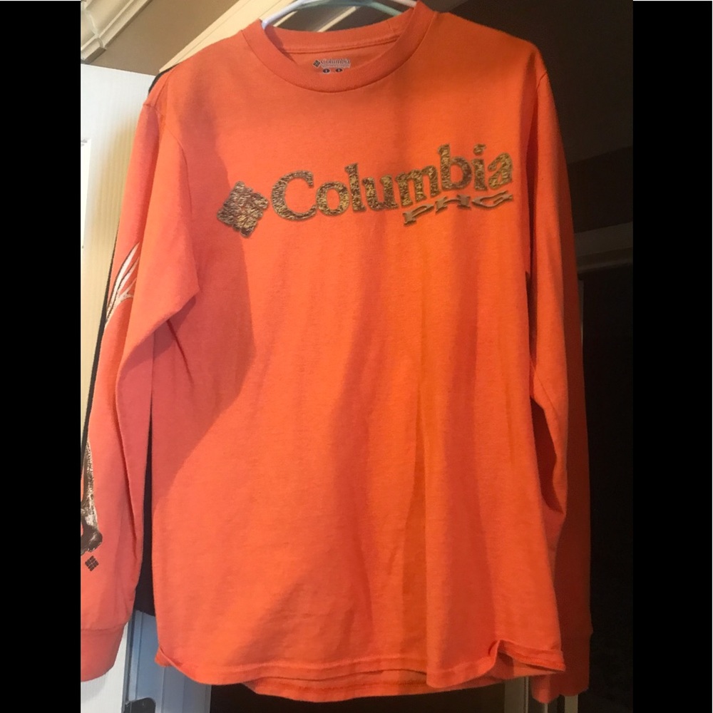 Womans Columbia long sleeve shirt